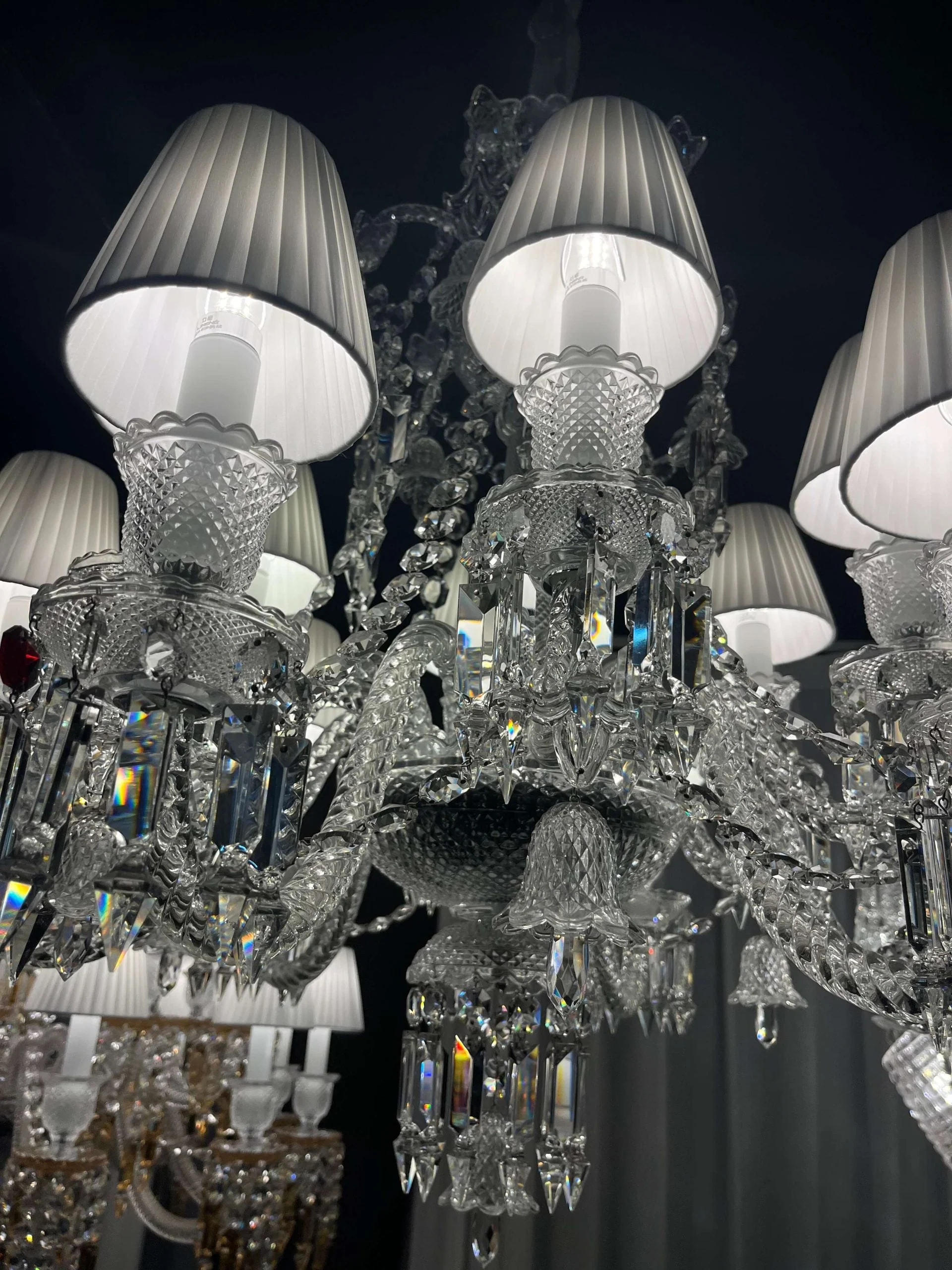 12 Lights Baccarat Zenith FLOU, JE TE VOIS FLOU CHANDELIER - Image 10