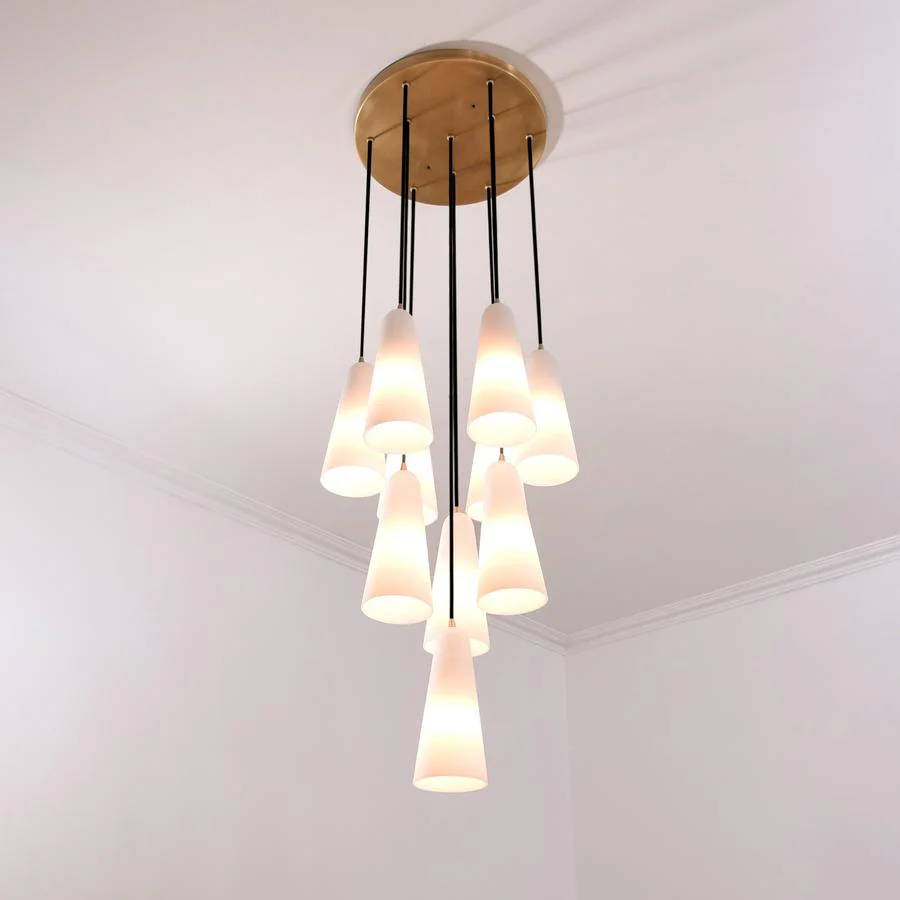 White Ceramics Round Chandelier 18" 10-light - Image 2
