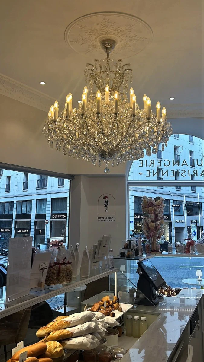 36 flames Maria Theresa crystal chandelier with crystal almonds - Image 5