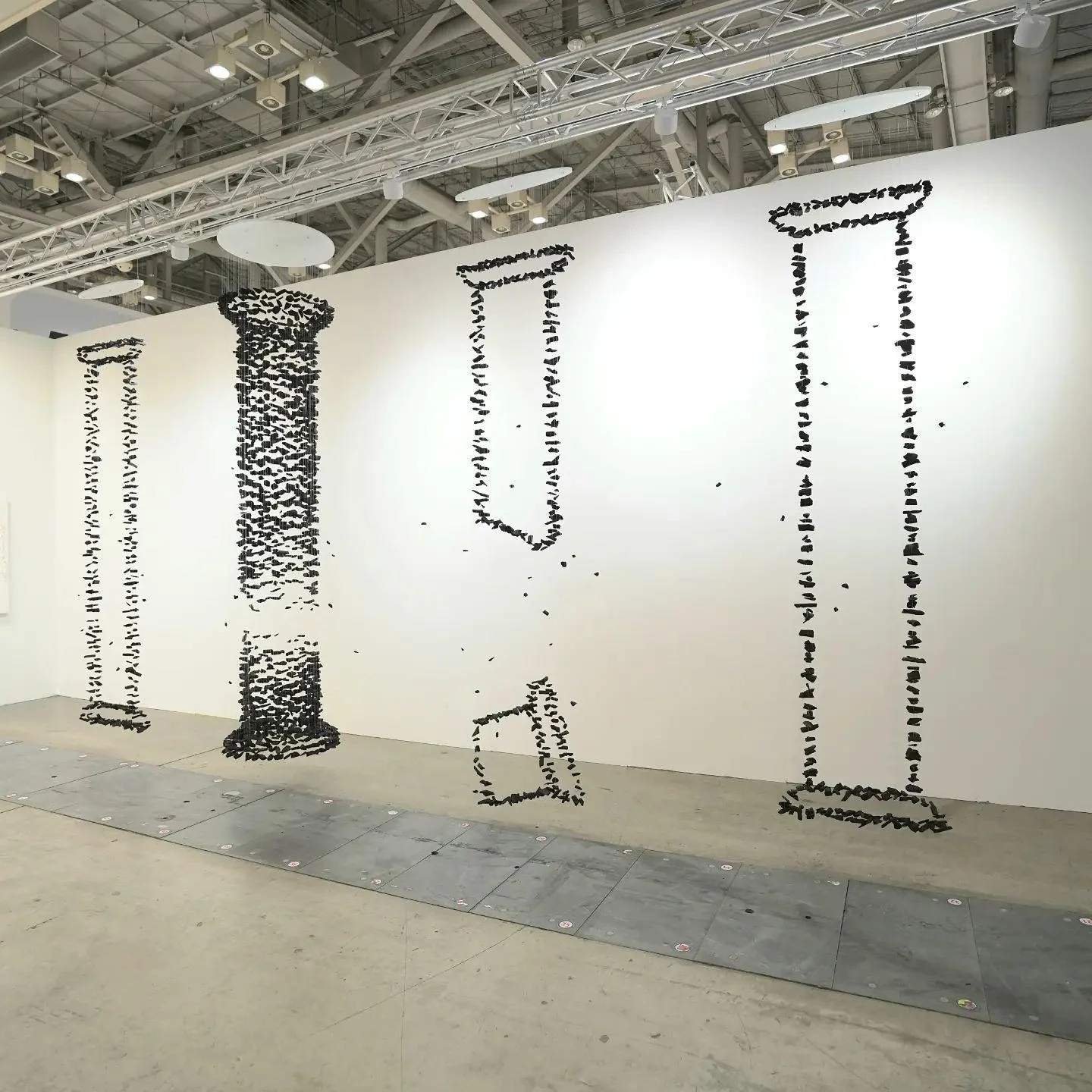 Black Stones Chandeliers - Image 34