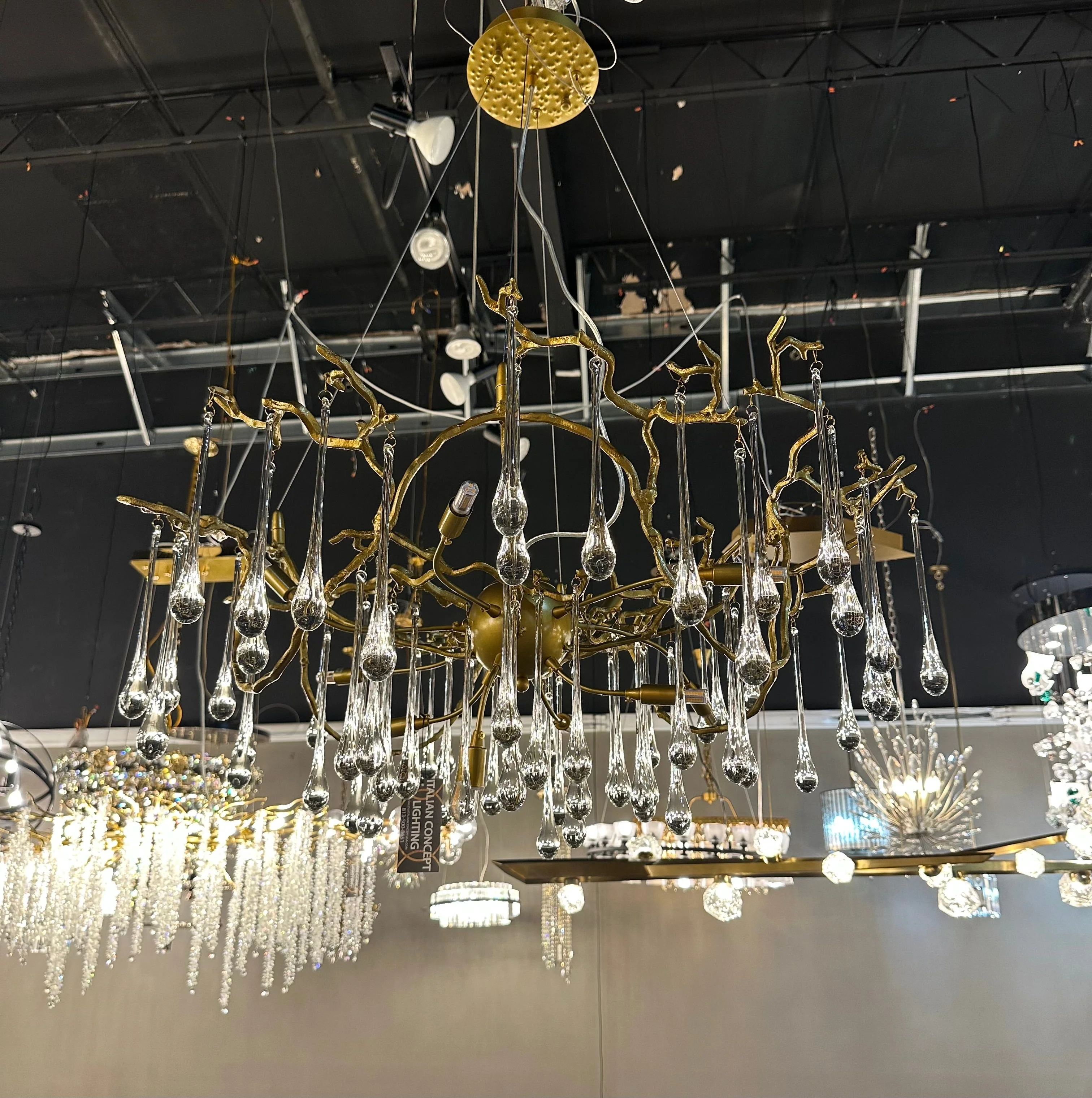 Dawn Teardrop Branch Brass Round Chandelier - Image 33