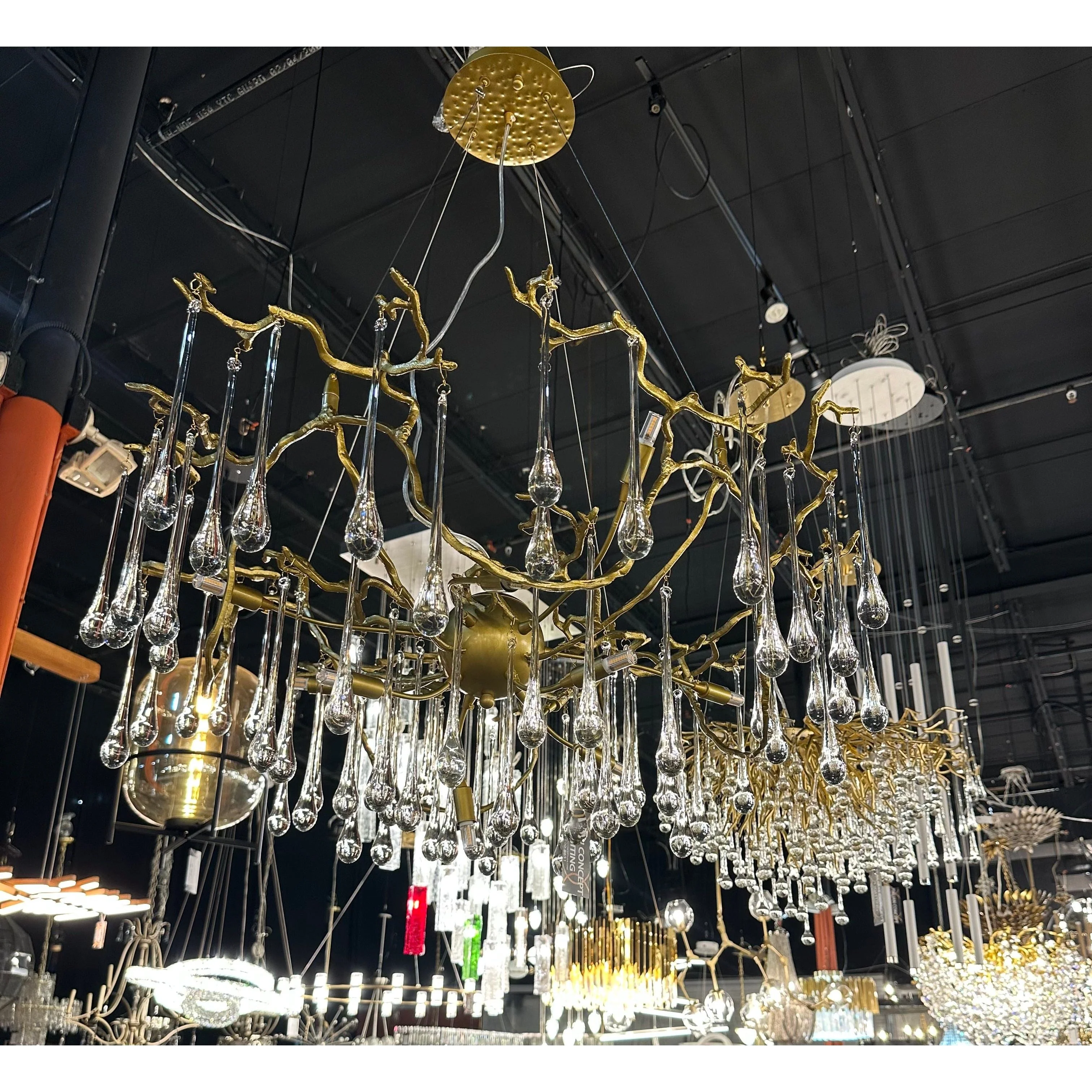 Dawn Teardrop Branch Brass Round Chandelier - Image 34