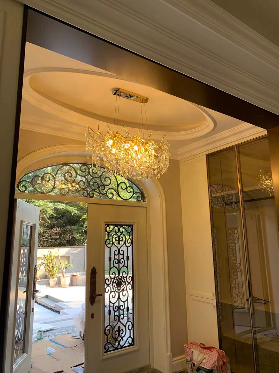 French Branch Crystal Chandelier with Elegant Crystal Leaves - Image 15