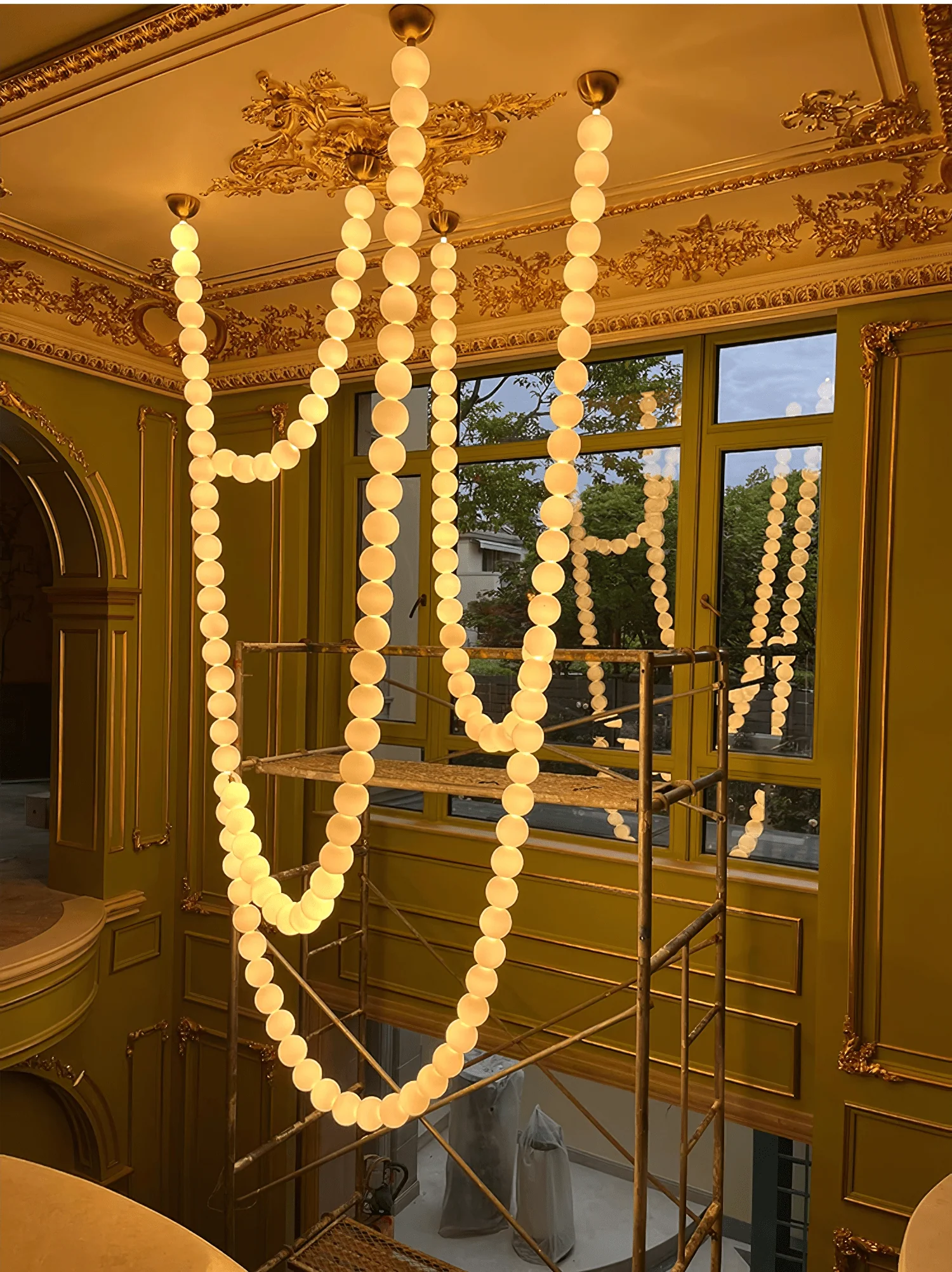 Halti Necklace Acrylic Chandelier - Image 50