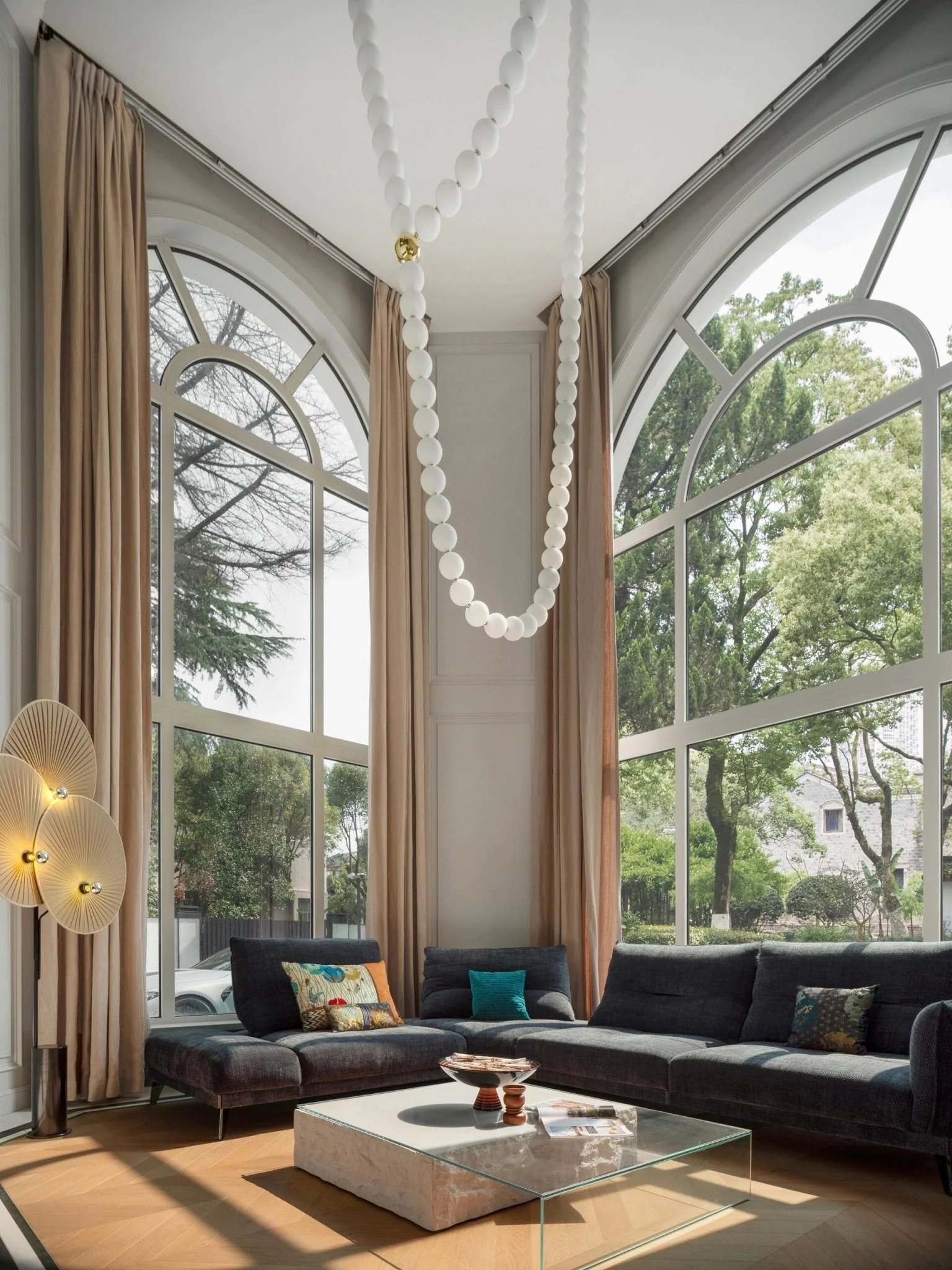 Halti Necklace Acrylic Chandelier - Image 6