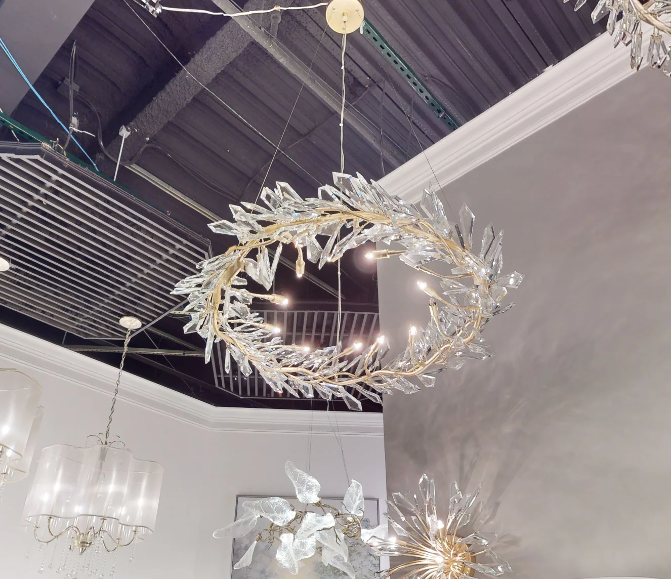 Kotta Twelve-Light Cut-Crystal Pendant Chandelier AJC-9281 - Image 4