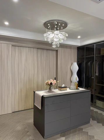 Light Luxury Art Design Petal-like Glass Chandeliers - Image 4