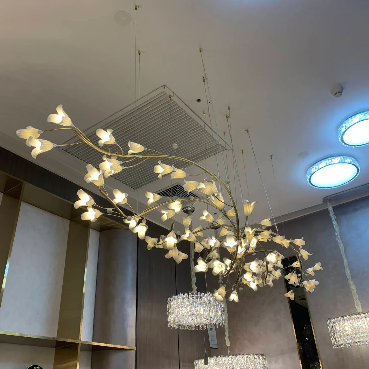 Modern Brass Branch Ceramics Flower Chandelier for Stylish Living Room Hotel and Restaurant - Image 7