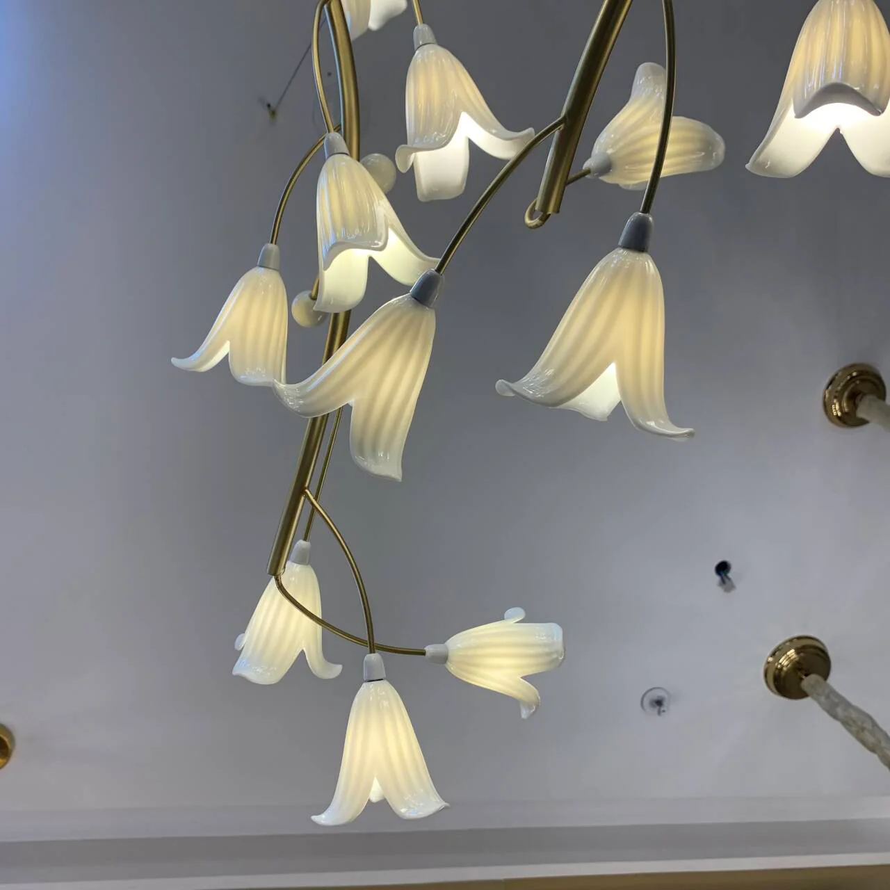 Modern Brass Branch Ceramics Flower Chandelier for Stylish Living Room Hotel and Restaurant - Image 9