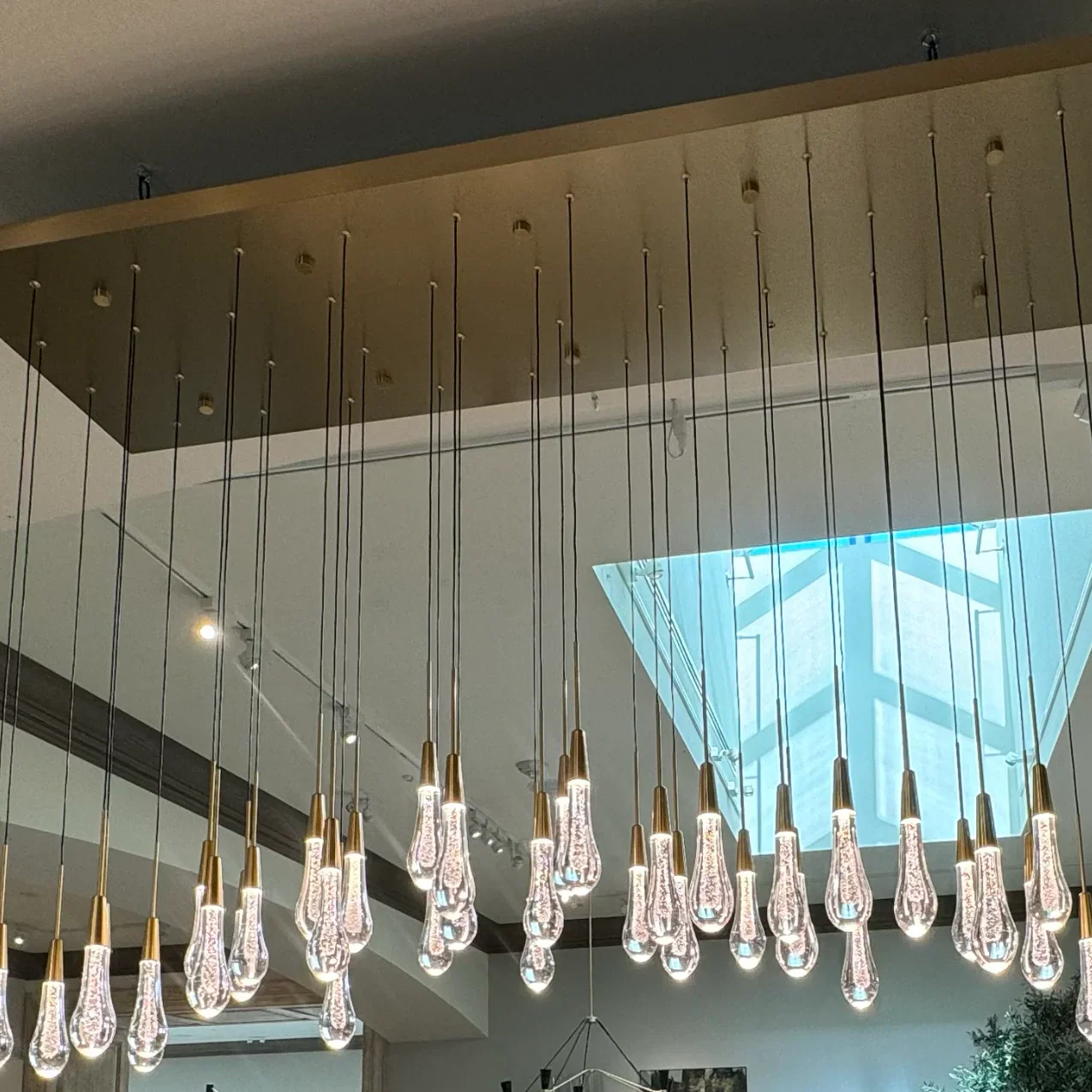 Soltaire Glass Linear Chandelier Lighting 37'' 50'' 70'' 87"W 120"W - Image 5